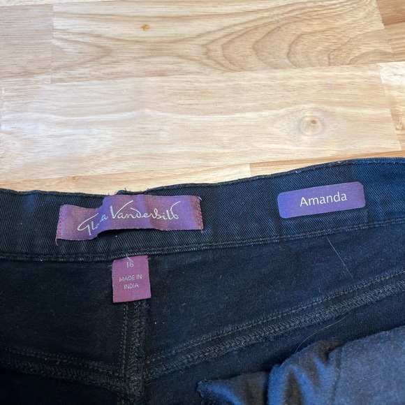 Gloria Vanderbilt Women’s Black Denim Jeans Distressed Raw Edge Size 16 - Picture 11 of 15